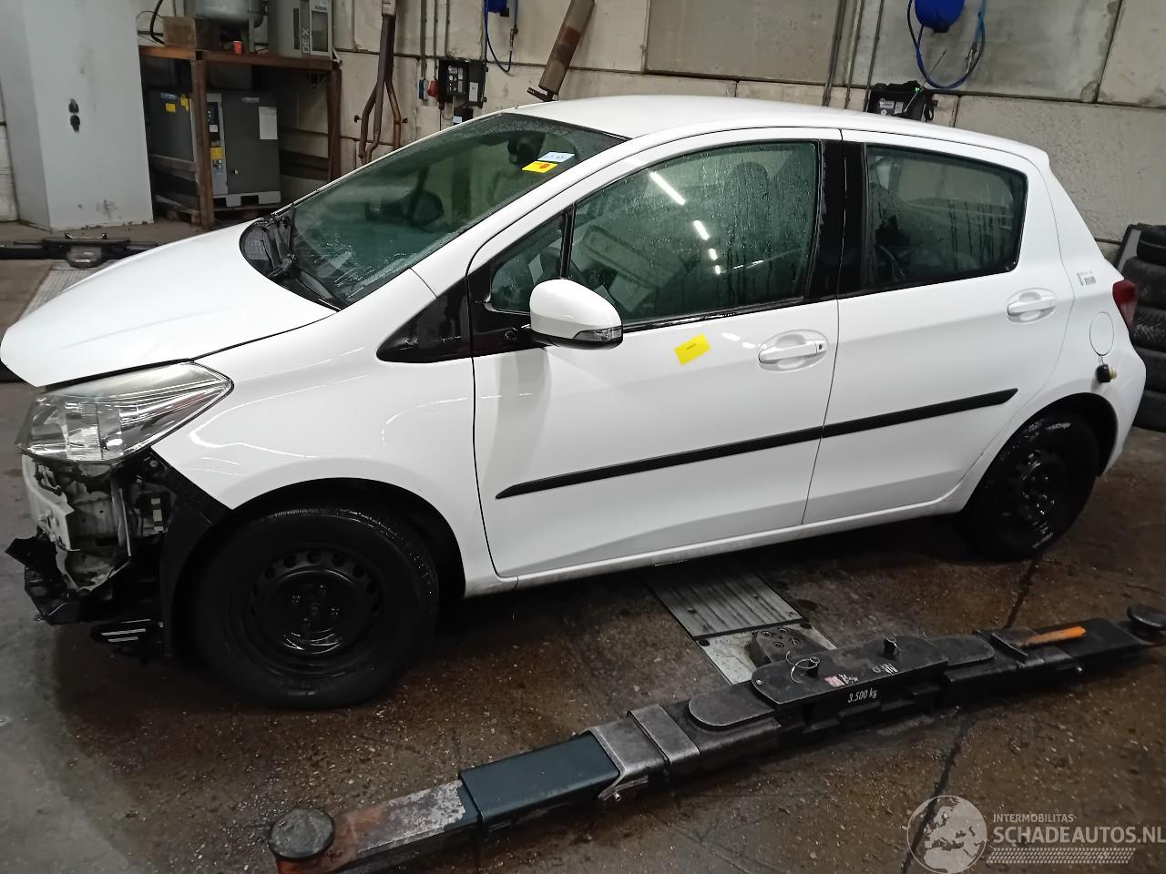 Toyota Yaris Yaris III (P13) Hatchback 1.0 12V VVT-i (1KR-FE) [51kW]  (12-2010/09-2=
020)