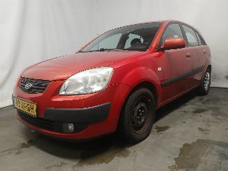 Kia Rio Rio II (DE) Hatchback 1.4 16V (G4EE) [71kW]  (03-2005/12-2011) picture 3