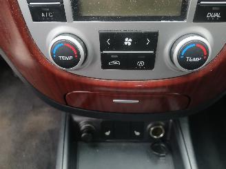 Hyundai Santa Fe Santa Fe II (CM) SUV 2.7 V6 24V 4x2 (G6EA) [139kW]  (03-2006/12-2009) picture 20