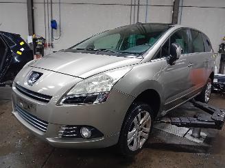 Coche siniestrado Peugeot 5008 5008 I (0A/0E) MPV 1.6 THP 16V (EP6CDT(5FV)) [115kW]  (09-2009/03-2017=
) 2010/2