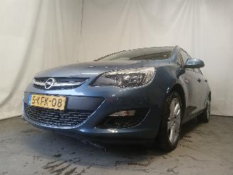 Voiture accidenté Opel Astra Astra J Sports Tourer (PD8/PE8/PF8) Combi 1.4 Turbo 16V (A14NET(Euro 5=
)) [88kW]  (10-2010/04-2016) 2013/3