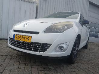 Coche accidentado Renault Scenic Grand Scénic III (JZ) MPV 1.6 dCi (R9M-402(R9M-A4)) [96kW]  (04-2011=
/12-2016) 2011/11