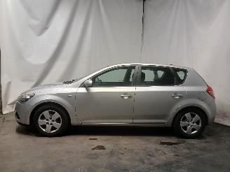 Kia Cee d Cee'd (EDB5) Hatchback 5-drs 1.4 CVVT 16V (G4FAI) [80kW]  (09-2009/12-=
2012) picture 4