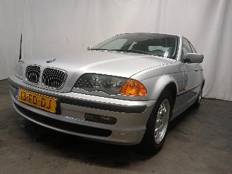 Coche accidentado BMW 3-serie 3 serie (E46/4) Sedan 323i 24V (M52TU-B25(256S4)) [125kW]  (03-1998/09=
-2000) 2000/2