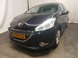 škoda osobní automobily Peugeot 208 208 I (CA/CC/CK/CL) Hatchback 1.2 Vti 12V PureTech 82 (EB2F(HMZ)) [60k=
W]  (03-2012/12-2019) 2013/11