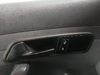 Volkswagen Caddy Caddy III (2KA,2KH,2CA,2CH) Van 1.6 TDI 16V (CAYD) [75kW]  (08-2010/05=
-2015) picture 14