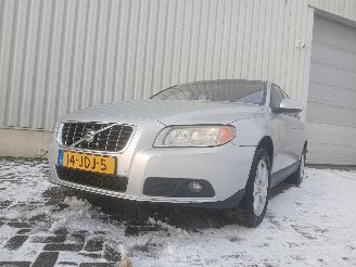 krockskadad bil auto Volvo V-70 V70 (BW) Combi 2.0 D 16V (D4204T(Euro 3)) [100kW]  (10-2007/12-2015) 2009/4