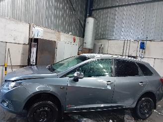 Coche siniestrado Seat Ibiza Ibiza ST (6J8) Combi 1.2 TDI Ecomotive (CFWA) [55kW]  (04-2010/05-2015=
) 2011/12