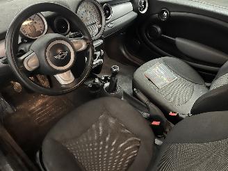 Mini Mini Mini (R56) Hatchback 1.4 16V One (N12-B14A) [70kW]  (11-2006/03-2010) picture 12