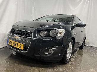 damaged passenger cars Chevrolet Aveo Aveo (300) Hatchback 1.2 16V (LDC) [63kW]  (03-2011/12-2015) 2013/1