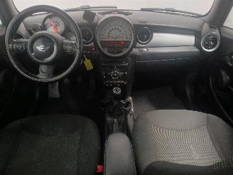 Mini Mini Mini (R56) Hatchback 1.6 16V Cooper (N16-B16A) [90kW]  (09-2009/11-201=
3) picture 20