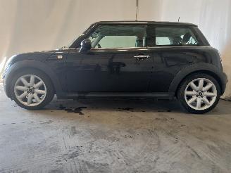 Mini Mini Mini (R56) Hatchback 1.6 16V Cooper (N12-B16A) [88kW]  (10-2006/02-201=
2) picture 4