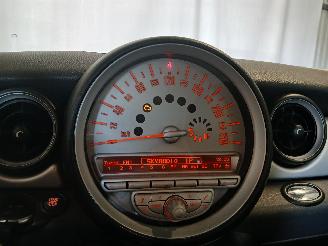 Mini Mini Mini (R56) Hatchback 1.6 16V Cooper (N12-B16A) [88kW]  (10-2006/02-201=
2) picture 19