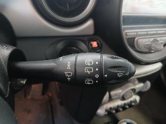 Mini Mini Mini (R56) Hatchback 1.6 16V Cooper (N12-B16A) [88kW]  (10-2006/02-201=
2) picture 14