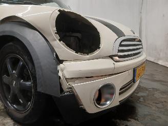 Mini Mini Mini (R56) Hatchback 1.6 16V Cooper (N12-B16A) [88kW]  (10-2006/02-201=
2) picture 19