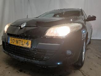 Schadeauto Renault Mégane Megane III Grandtour (KZ) Combi 5-drs 1.5 dCi 110 (K9K-837(K9K-N8)) [8=
1kW]  (02-2009/04-2016) 2011/1