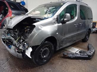 Salvage car Peugeot Partner Partner Tepee (7A/B/C/D/E/F/G/J/P/S) MPV 1.6 16V Phase 1 (TU5JP4(NFU))=
 [80kW]  (04-2008/02-2012) 2009/7