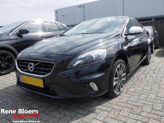 Damaged car Volvo V-40 2.0 D2 R-Design 120pk Business 2015/6
