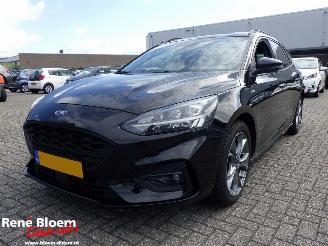 Unfallwagen Ford Focus 1.0 EcoBoost Hybrid Vignale 2020/12