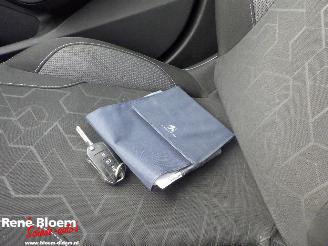 Peugeot 2008 1.2 PureTech Active Airco 5drs picture 17