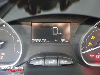 Peugeot 2008 1.2 PureTech Active Airco 5drs picture 15