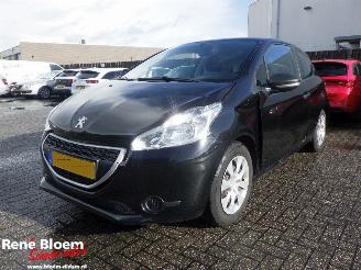 krockskadad bil auto Peugeot 208 1.0 VTI Access 2014/7