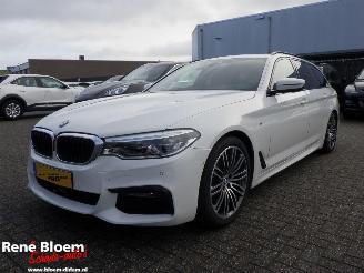 uszkodzony samochody osobowe BMW 5-serie 520i High Executive 2019/1