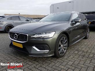 Voiture accidenté Volvo V-40 2.0 T6 Plug-in-Hybrid 253pk AWD 2022/5