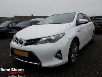 damaged passenger cars Toyota Auris 1.8 Hybrid Touring Sports 2013/8