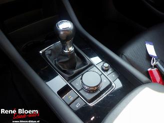 Mazda 3 2.0 e-SkyActive-G M Hybrid  Luxury 122 picture 21