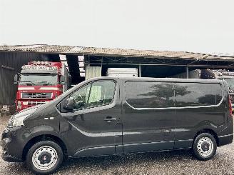 krockskadad bil bedrijf Fiat Talento 1.6 Multi-Jet Turbo 121pk 6-bak lang L2/H1 3pers euro.6 Basis - nap - airco - aux - usb - pdc - klapdeuren + schuifdeur 2017/11