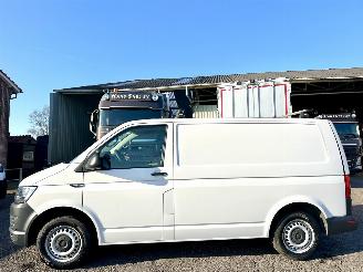 skadebil bedrijf Volkswagen Transporter 2.0 TDI 102pk euro.6 L1/H1 Comfortline - nap - navi - pdc - airco - cruise control - licht + regensensor 2018/4