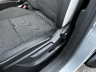 Renault Captur Gereserveerd 1.0 TCe Turbo 101pk Intens - nap - navi - camera - pdc v+a - keyless - virtual - front + line assist - sfeerverl picture 38