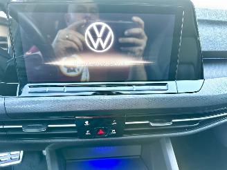 Volkswagen Golf GTE 1.4T 225pk aut + f1 Plug-in hybr - pano - hud - virtual - keyless - stoel + stuurverw - iq - pdc v+a - sfeerverlichting picture 27