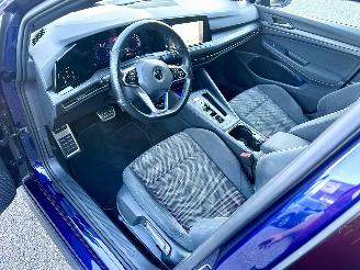 Volkswagen Golf GTE 1.4T 225pk aut + f1 Plug-in hybr - pano - hud - virtual - keyless - stoel + stuurverw - iq - pdc v+a - sfeerverlichting picture 17
