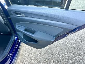 Volkswagen Golf GTE 1.4T 225pk aut + f1 Plug-in hybr - pano - hud - virtual - keyless - stoel + stuurverw - iq - pdc v+a - sfeerverlichting picture 45