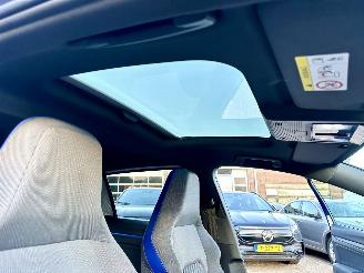 Volkswagen Golf GTE 1.4T 225pk aut + f1 Plug-in hybr - pano - hud - virtual - keyless - stoel + stuurverw - iq - pdc v+a - sfeerverlichting picture 22
