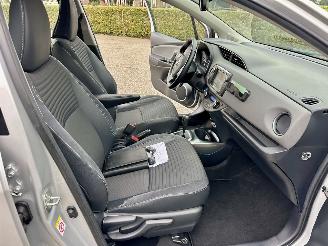 Toyota Yaris Gereserveerd 1.5 Hybrid 89pk automaat 5drs - nap - camera - clima - cruise - keyless entry + start - 2e eig - licht + regens picture 68