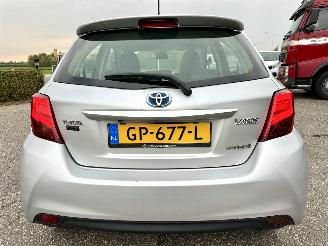 Toyota Yaris Gereserveerd 1.5 Hybrid 89pk automaat 5drs - nap - camera - clima - cruise - keyless entry + start - 2e eig - licht + regens picture 6