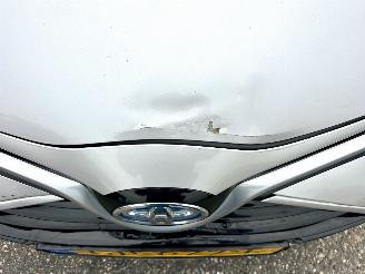 Toyota Yaris Gereserveerd 1.5 Hybrid 89pk automaat 5drs - nap - camera - clima - cruise - keyless entry + start - 2e eig - licht + regens picture 95