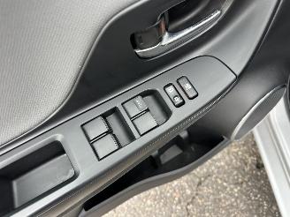 Toyota Yaris Gereserveerd 1.5 Hybrid 89pk automaat 5drs - nap - camera - clima - cruise - keyless entry + start - 2e eig - licht + regens picture 20