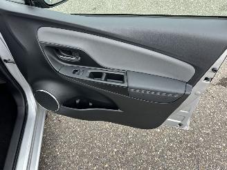 Toyota Yaris Gereserveerd 1.5 Hybrid 89pk automaat 5drs - nap - camera - clima - cruise - keyless entry + start - 2e eig - licht + regens picture 66