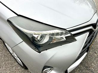Toyota Yaris Gereserveerd 1.5 Hybrid 89pk automaat 5drs - nap - camera - clima - cruise - keyless entry + start - 2e eig - licht + regens picture 93