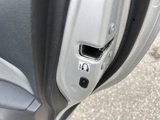Toyota Yaris Gereserveerd 1.5 Hybrid 89pk automaat 5drs - nap - camera - clima - cruise - keyless entry + start - 2e eig - licht + regens picture 40