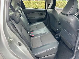 Toyota Yaris Gereserveerd 1.5 Hybrid 89pk automaat 5drs - nap - camera - clima - cruise - keyless entry + start - 2e eig - licht + regens picture 65