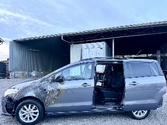 damaged passenger cars Mazda 5 1.8i 116pk Katano 7-Pers - nap - stoelverw - navi - touchscreen - clima - trekh - regensensor 2010/1