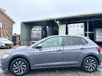 uszkodzony samochody osobowe Volkswagen Polo 1.0 TSI 95pk aut Life Edition 2024/12