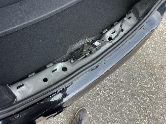 BMW 1-serie 118D 2.0 150pk 8-traps aut + f1 M-Sport - pano - front + line + side + park assist - sfeerverl - keyless - virtual picture 77