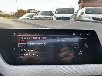 BMW 1-serie 118D 2.0 150pk 8-traps aut + f1 M-Sport - pano - front + line + side + park assist - sfeerverl - keyless - virtual picture 27