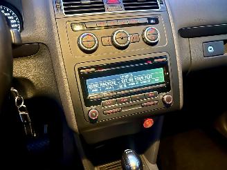 Volkswagen Touran VAN 1.6 TDI 105pk 7-Traps dsg aut Comf - nap - clima - cruise - trekh - lmv - privacy glass - luxe uitvoering picture 20